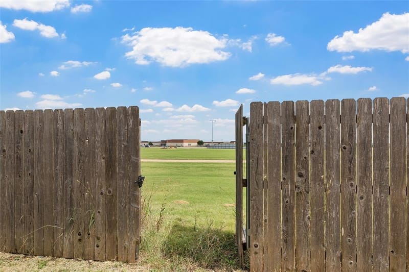 1306 W 11th Street, McGregor TX 76657 - Photo 31