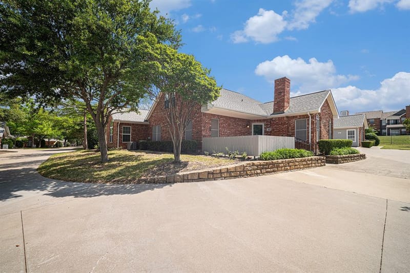 6127 Welden Court, Fort Worth TX 76132 - Photo 4