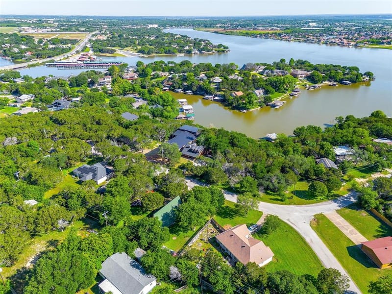 228 Rock Harbor Drive, Granbury TX 76048