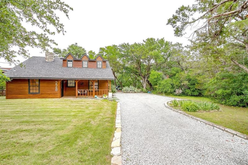 228 Rock Harbor Drive, Granbury TX 76048 - Photo 4