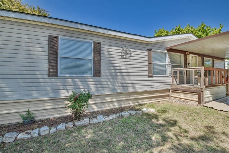 5420 Water View Drive, Granbury TX 76048 - Photo 2