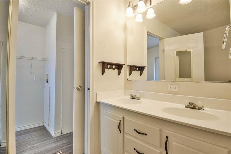 5420 Water View Drive, Granbury TX 76048 - Photo 24