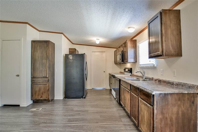 5420 Water View Drive, Granbury TX 76048 - Photo 11