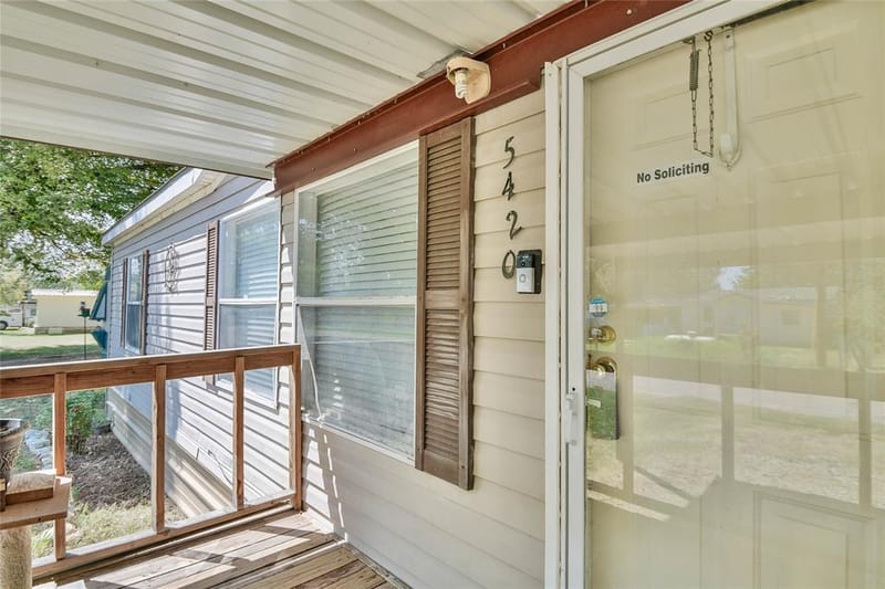 5420 Water View Drive, Granbury TX 76048 - Photo 4
