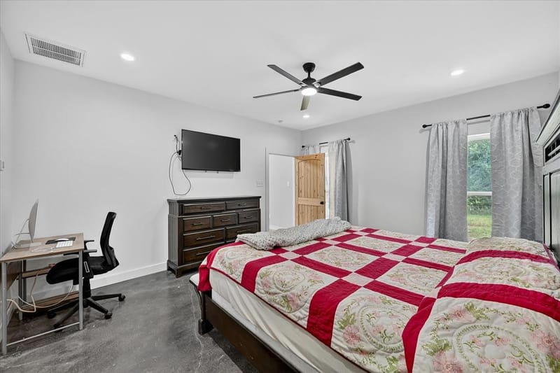 528 Hill County Road 4411, Grandview TX 76050 - Photo 16