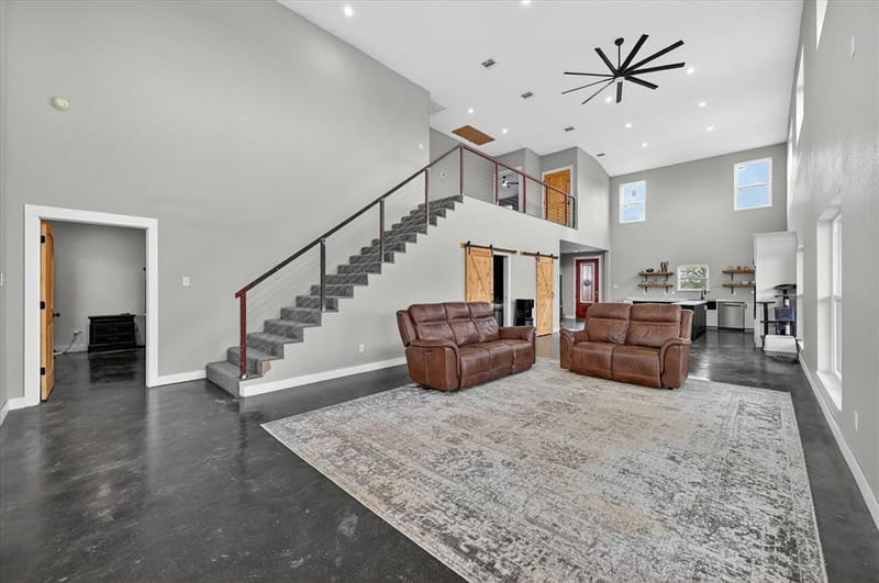 528 Hill County Road 4411, Grandview TX 76050 - Photo 12