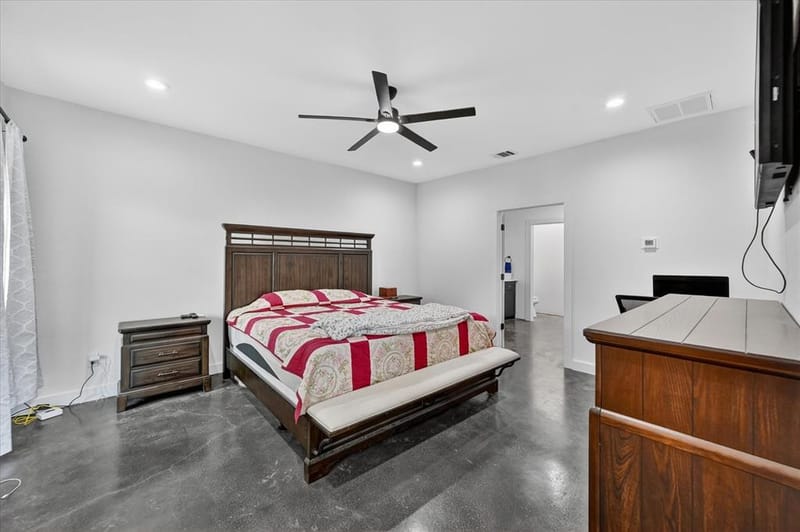 528 Hill County Road 4411, Grandview TX 76050 - Photo 15