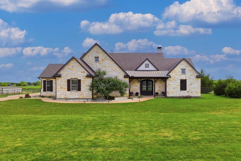 10040 Horseshoe Nail Road, Pilot Point TX 76258 - Photo 3