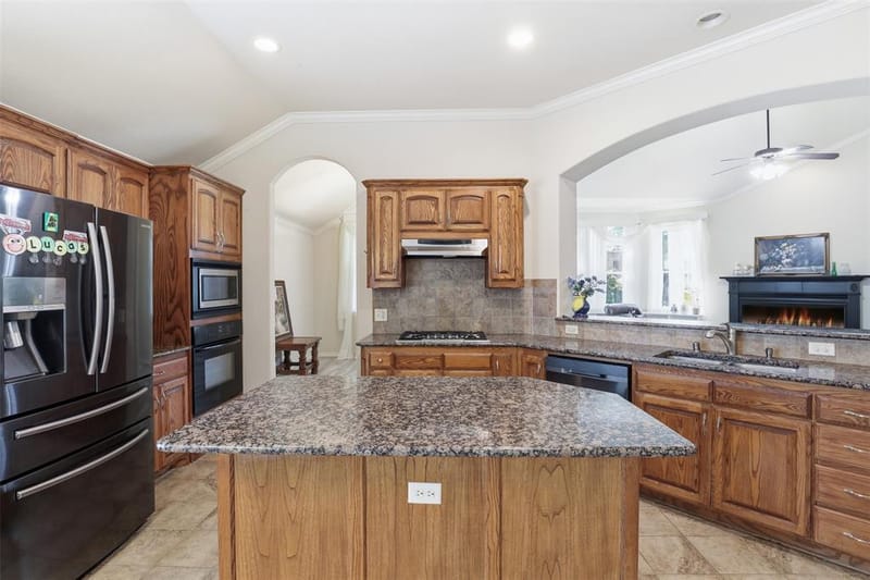410 Charlie Way, Weatherford TX 76087 - Photo 3