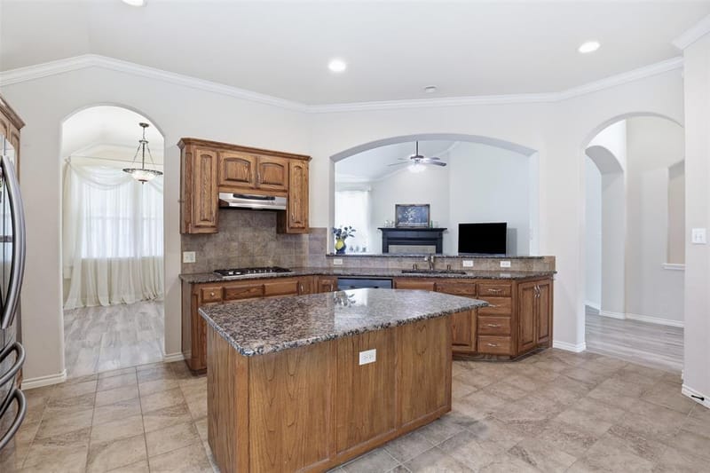 410 Charlie Way, Weatherford TX 76087 - Photo 10