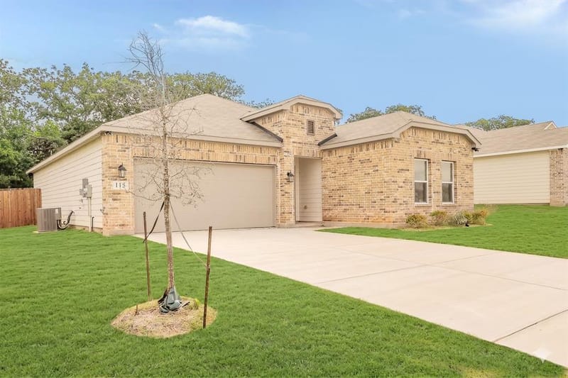 115 Kylie Street, Cleburne TX 76031 - Photo 2