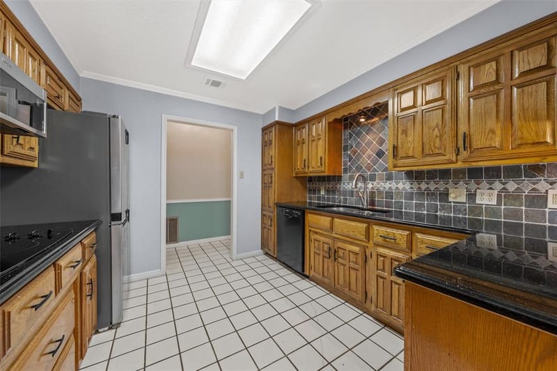 2812 Chimney Hill Drive, Waco TX 76708 - Photo 13