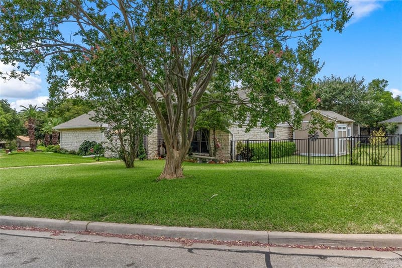 2812 Chimney Hill Drive, Waco TX 76708 - Photo 9