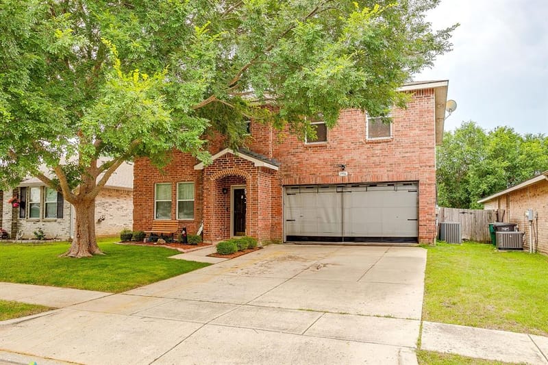 1956 Lariat Drive, Fort Worth TX 76247 - Photo 3