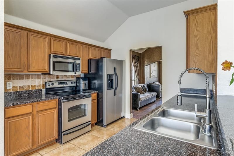4621 Saint Francis Avenue, Dallas TX 75227 - Photo 2