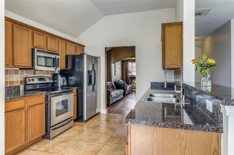 4621 Saint Francis Avenue, Dallas TX 75227 - Photo 12