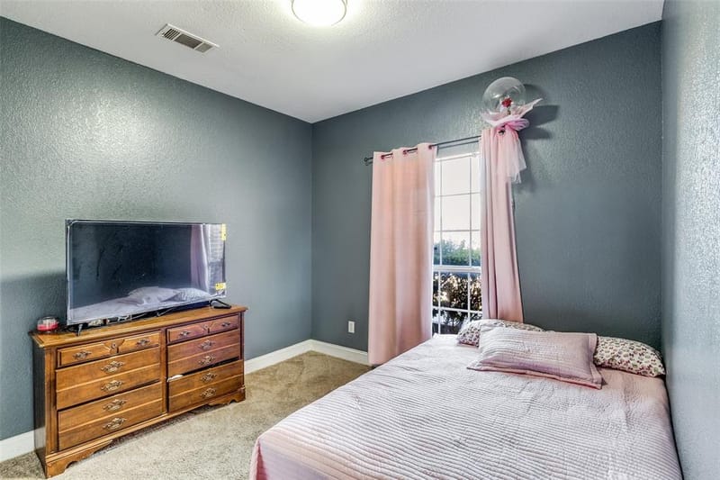 4621 Saint Francis Avenue, Dallas TX 75227 - Photo 5