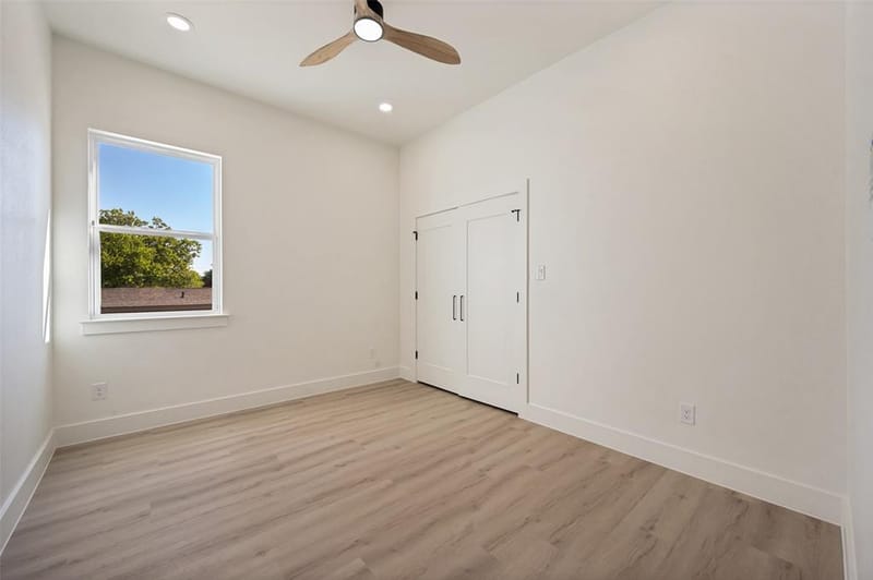 910 Gallant Fox Drive, Dallas TX 75211 - Photo 23