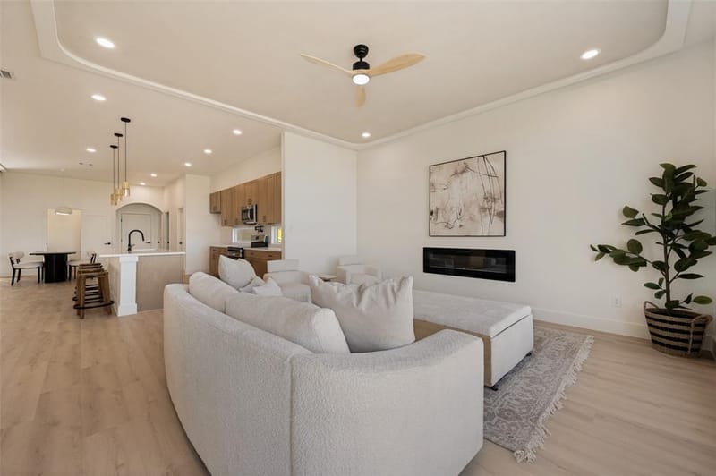 910 Gallant Fox Drive, Dallas TX 75211 - Photo 7
