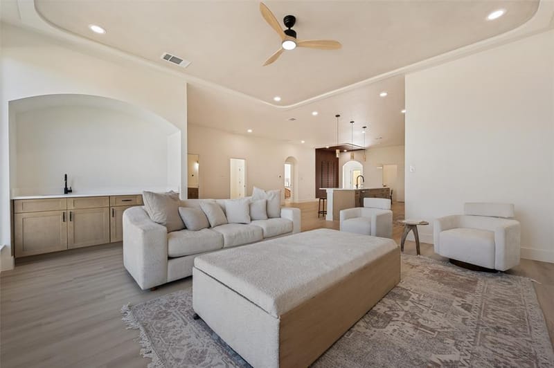 910 Gallant Fox Drive, Dallas TX 75211 - Photo 8