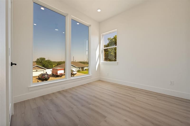 910 Gallant Fox Drive, Dallas TX 75211 - Photo 21