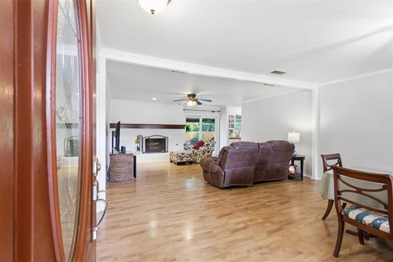 6104 Cliffside Drive, Edgecliff Village TX 76134 - Photo 3