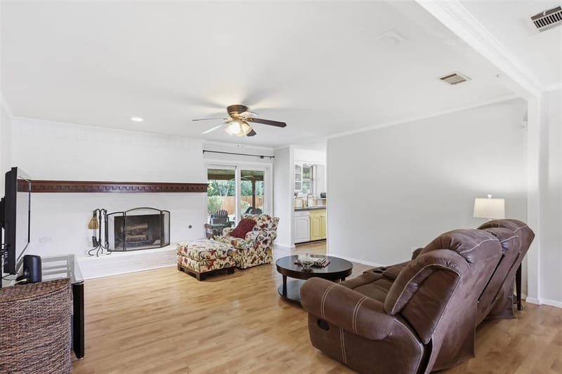 6104 Cliffside Drive, Edgecliff Village TX 76134 - Photo 10
