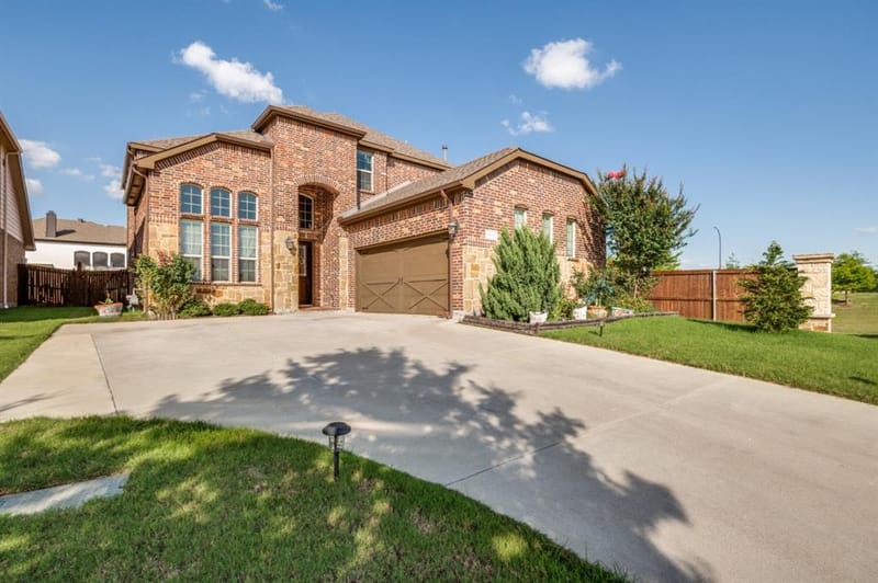 1247 Lynn Drive, Arlington TX 76002 - Photo 2