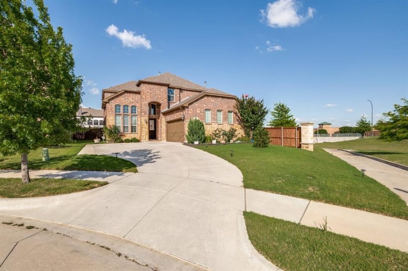 1247 Lynn Drive, Arlington TX 76002 - Photo 3