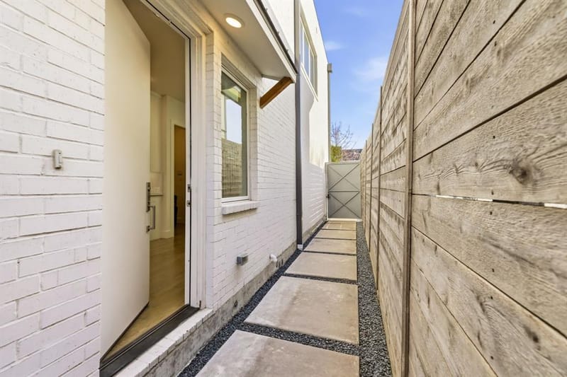 4827 Newmore Avenue, Dallas TX 75209 - Photo 3