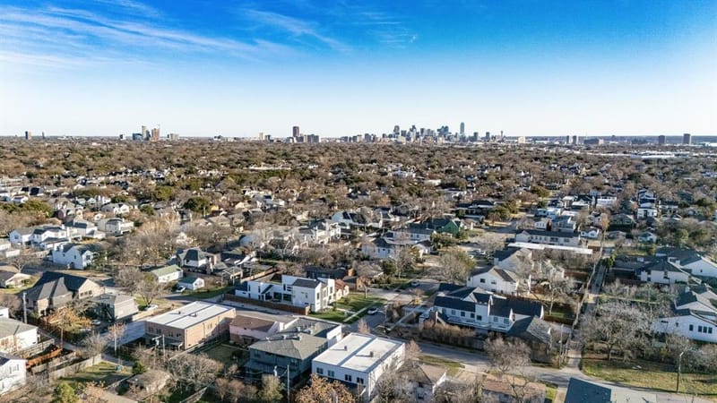 4827 Newmore Avenue, Dallas TX 75209 - Photo 39