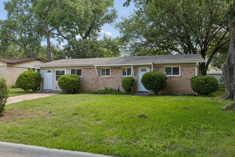 2013 Alan A Dale Road, Arlington TX 76013