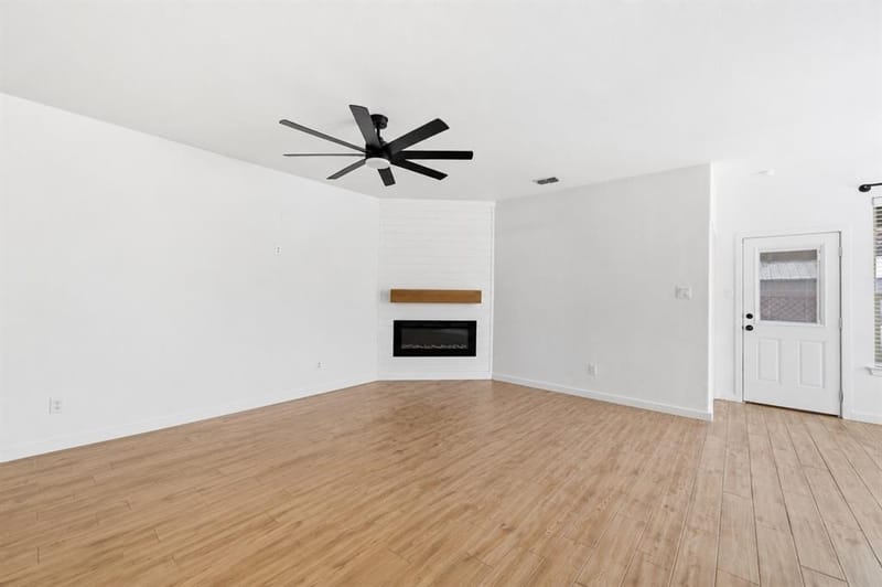 948 Meadow Scape Drive, Fort Worth TX 76028 - Photo 4
