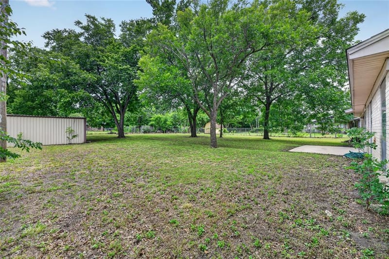 910 Kerry Street, Benbrook TX 76126 - Photo 27