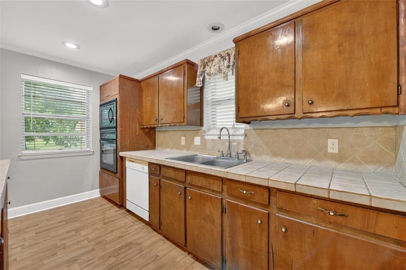 910 Kerry Street, Benbrook TX 76126 - Photo 13