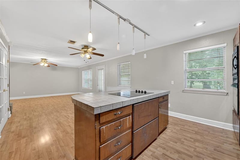 910 Kerry Street, Benbrook TX 76126 - Photo 12