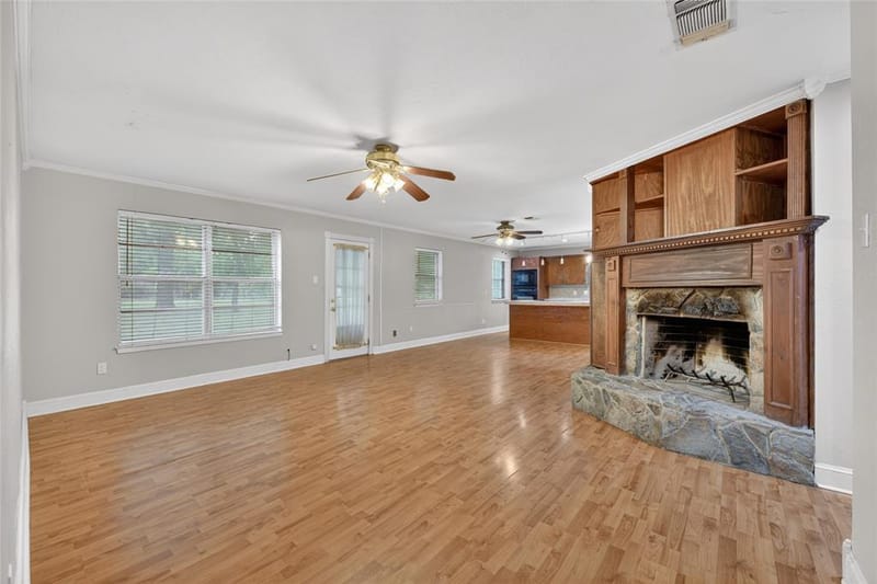 910 Kerry Street, Benbrook TX 76126 - Photo 7