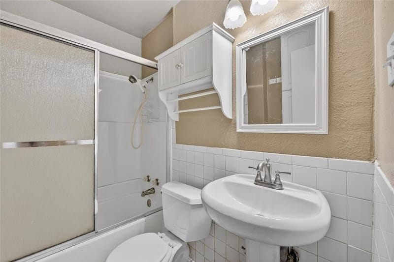 910 Kerry Street, Benbrook TX 76126 - Photo 5