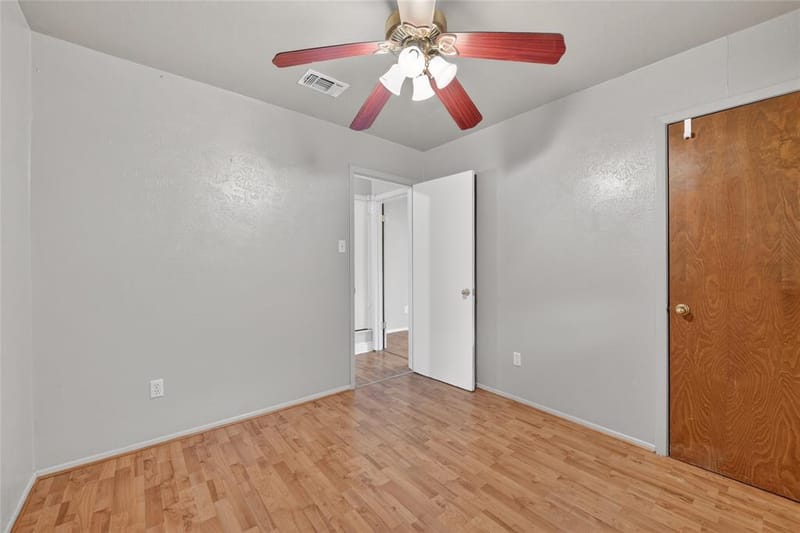 910 Kerry Street, Benbrook TX 76126 - Photo 29
