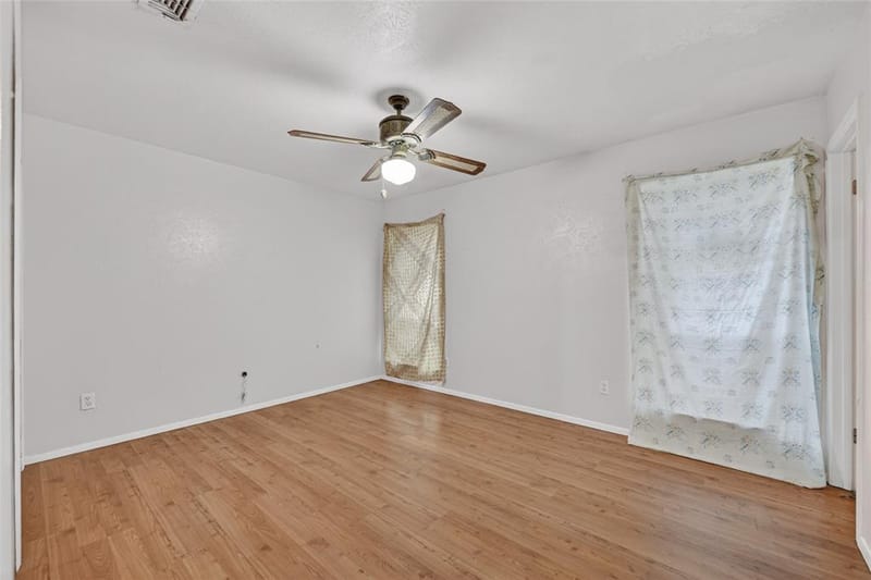 910 Kerry Street, Benbrook TX 76126 - Photo 4