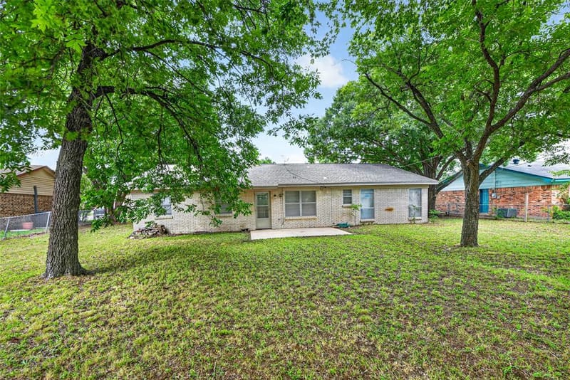 910 Kerry Street, Benbrook TX 76126 - Photo 21