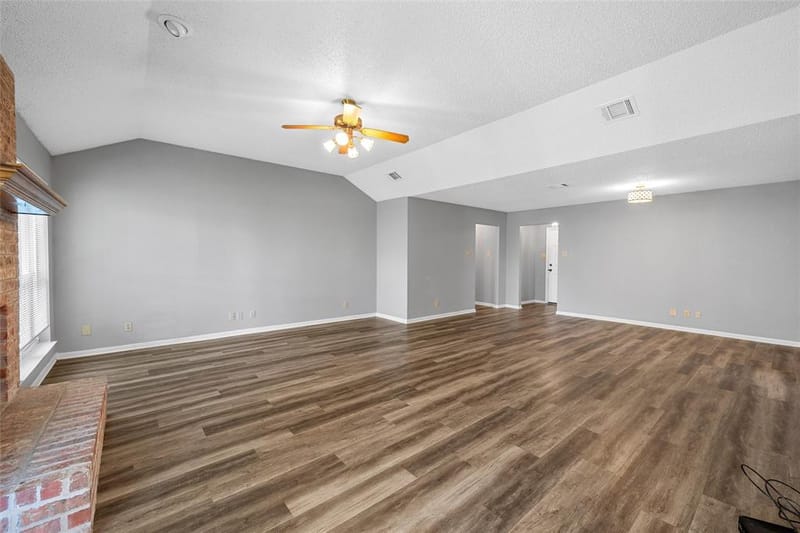 316 Evergreen Court, Hewitt TX 76643 - Photo 4