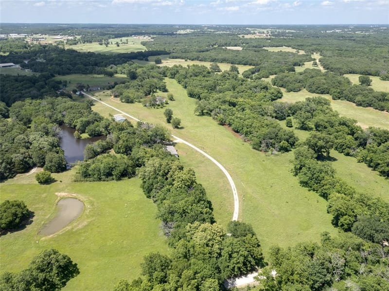 1510 Hawkins Road, Whitesboro TX 76273 - Photo 32