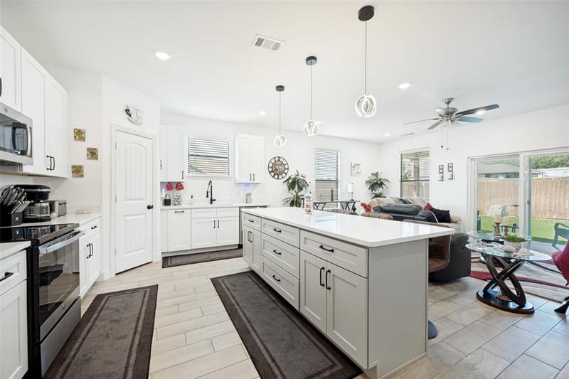 2404 Beverly Drive, Granbury TX 76048 - Photo 5