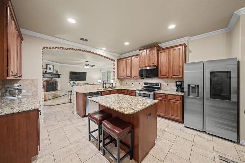 4541 Seventeen Lakes Court, Fort Worth TX 76262 - Photo 17