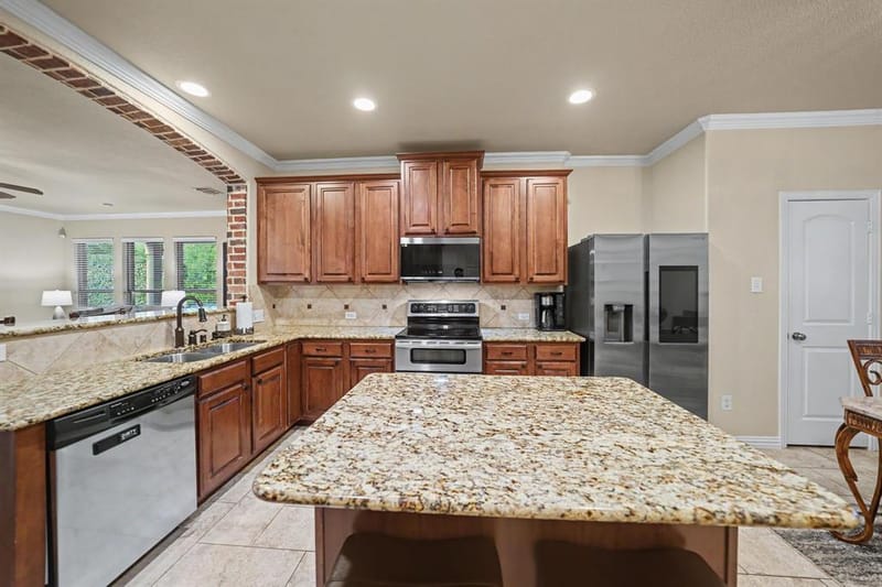 4541 Seventeen Lakes Court, Fort Worth TX 76262 - Photo 15
