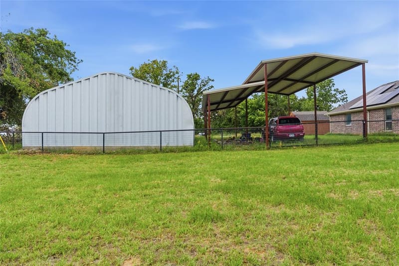 101 Hampton Lane, Springtown TX 76082 - Photo 9