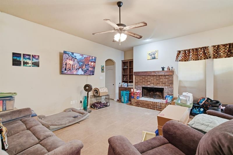 101 Hampton Lane, Springtown TX 76082 - Photo 14