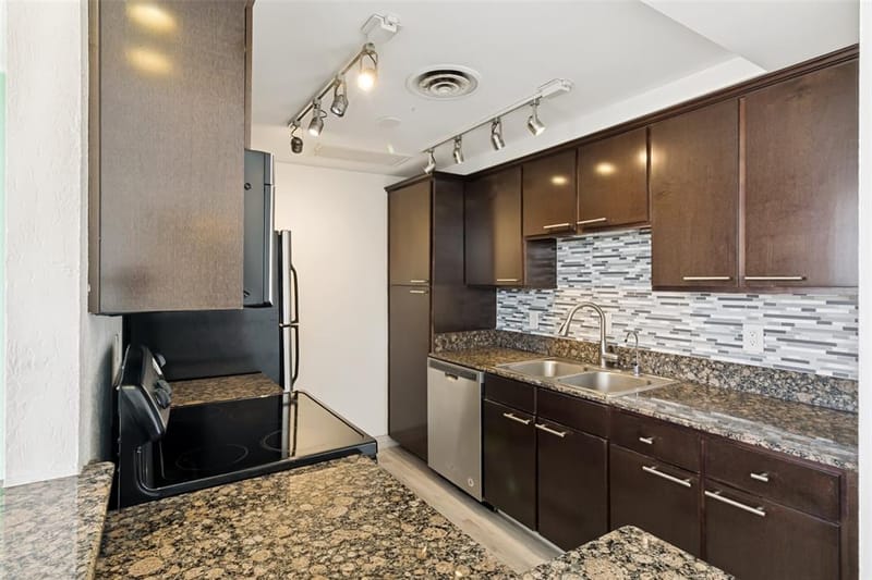 6211 W Northwest Highway # 1004, Dallas TX 75225 - Photo 11