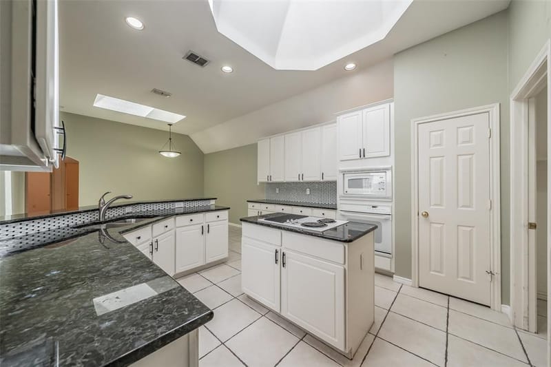 203 Arbor Park Drive, Euless TX 76039 - Photo 18